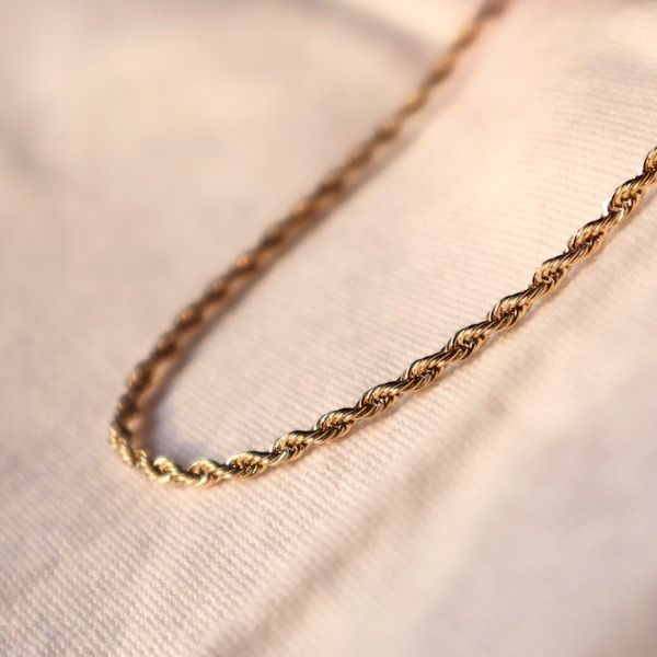 Thin Twisted Necklace